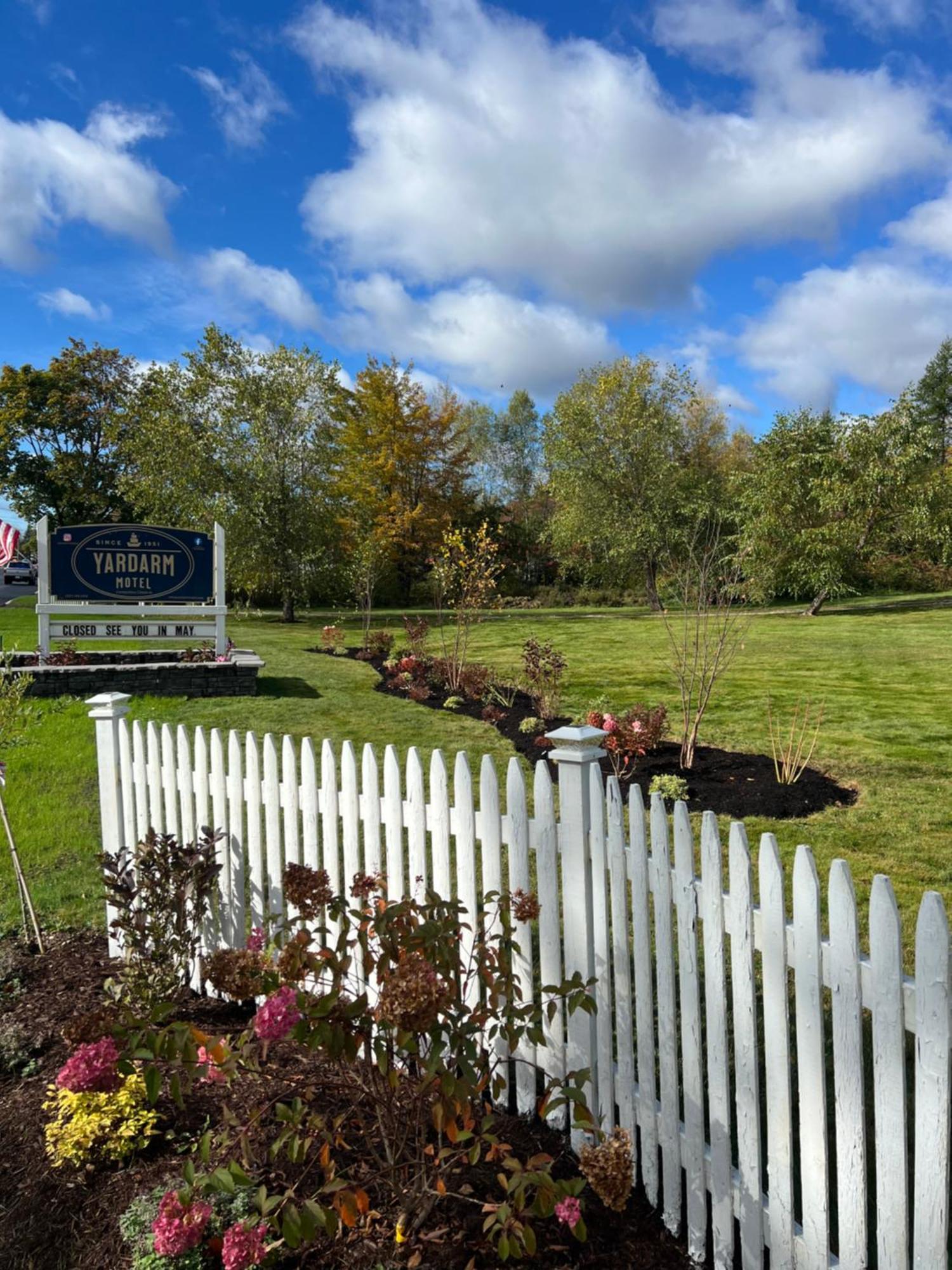 Yardarm Motel Searsport Екстериор снимка