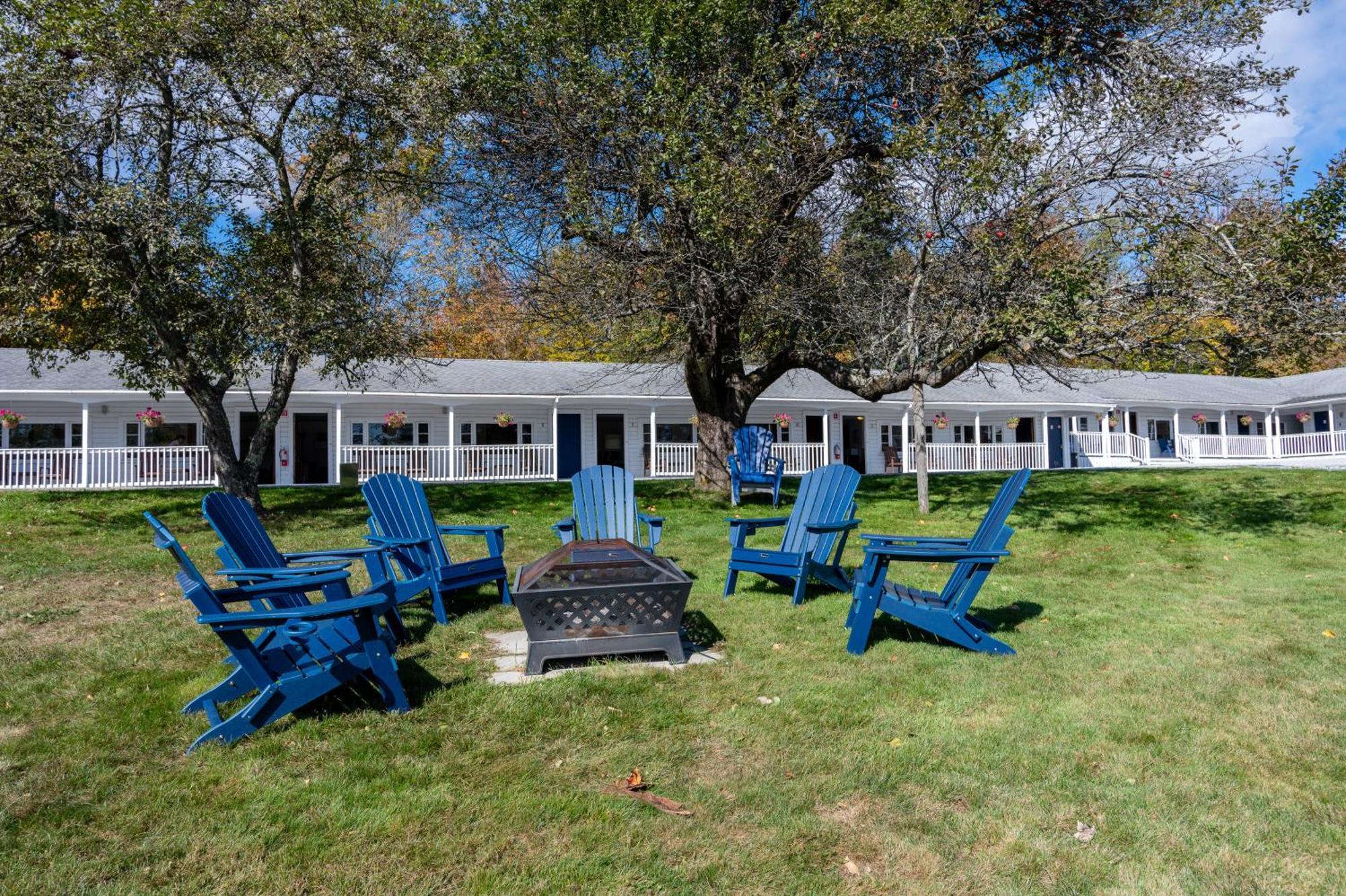 Yardarm Motel Searsport Екстериор снимка