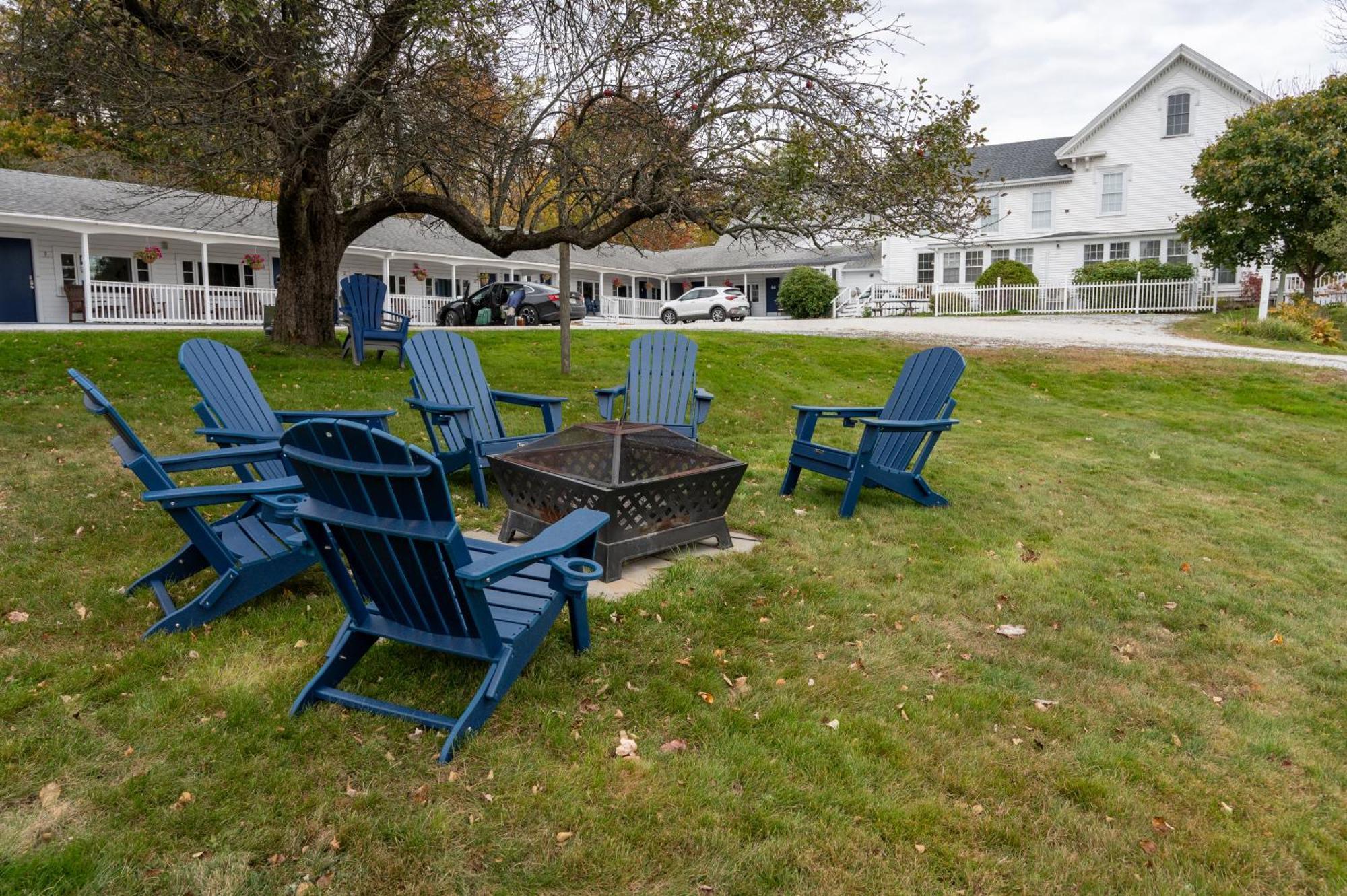 Yardarm Motel Searsport Екстериор снимка