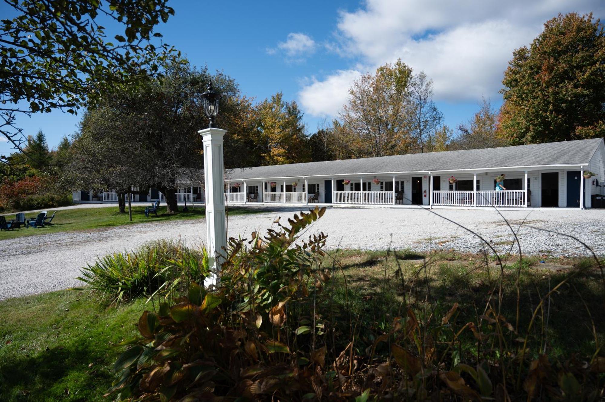 Yardarm Motel Searsport Екстериор снимка
