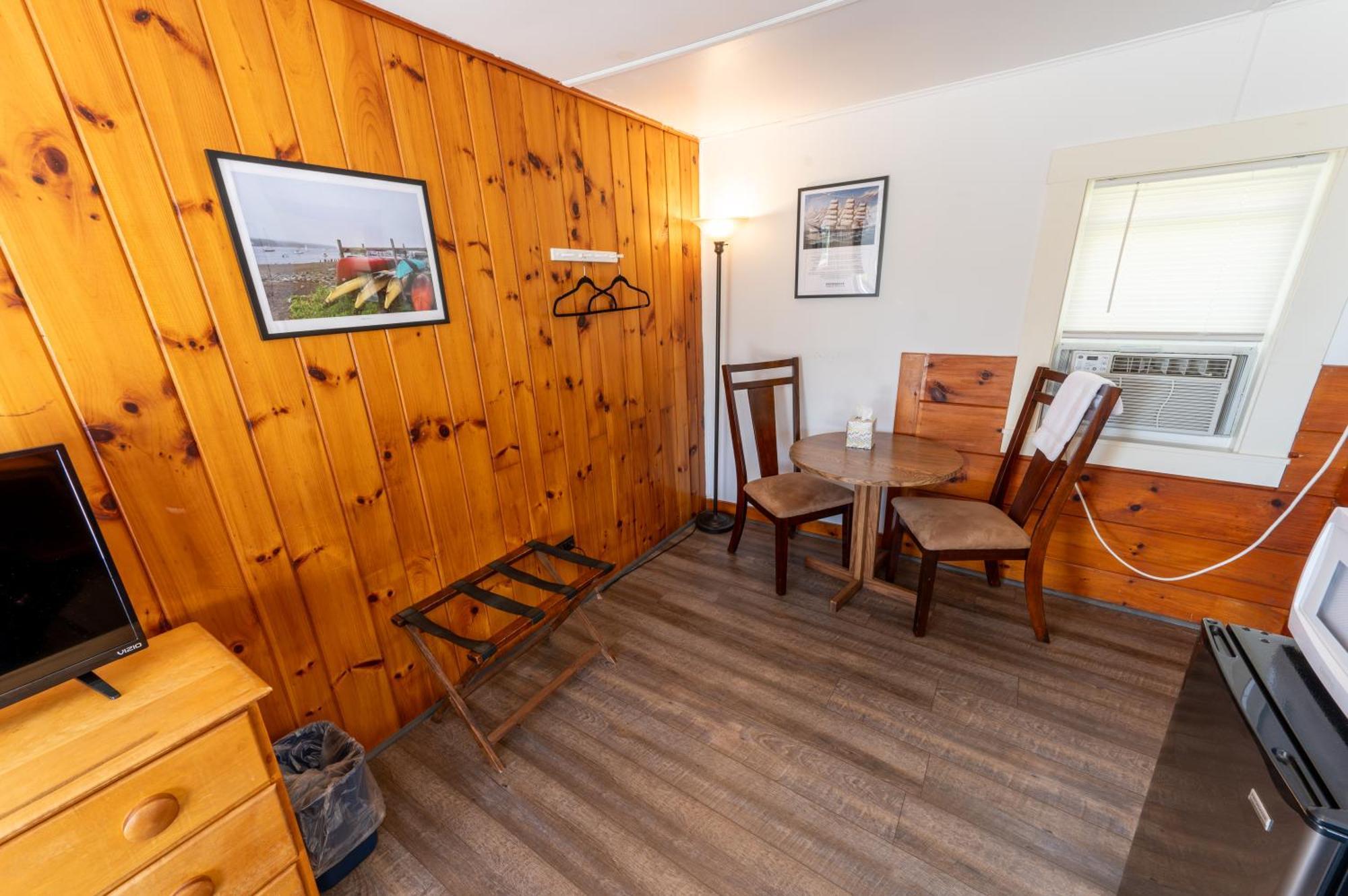 Yardarm Motel Searsport Екстериор снимка