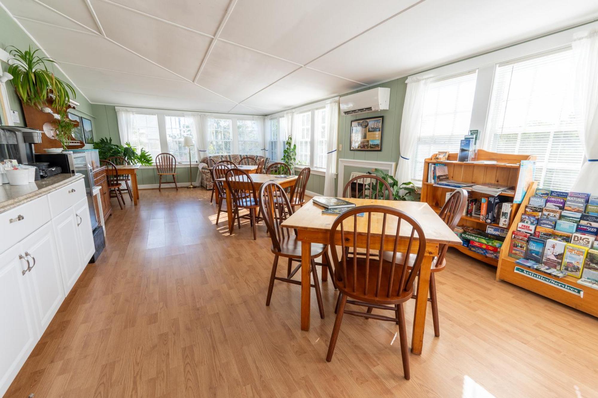 Yardarm Motel Searsport Екстериор снимка