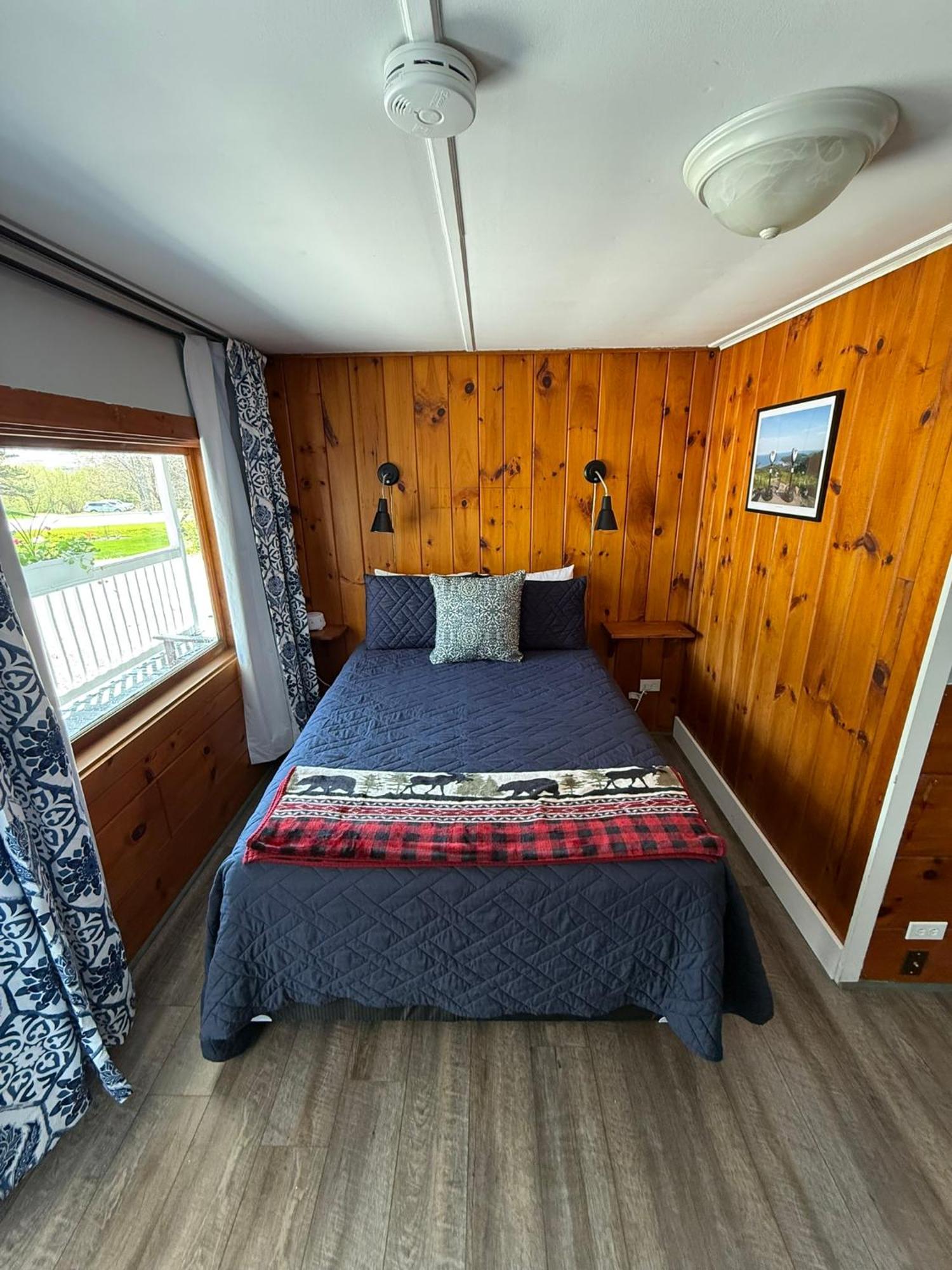 Yardarm Motel Searsport Екстериор снимка
