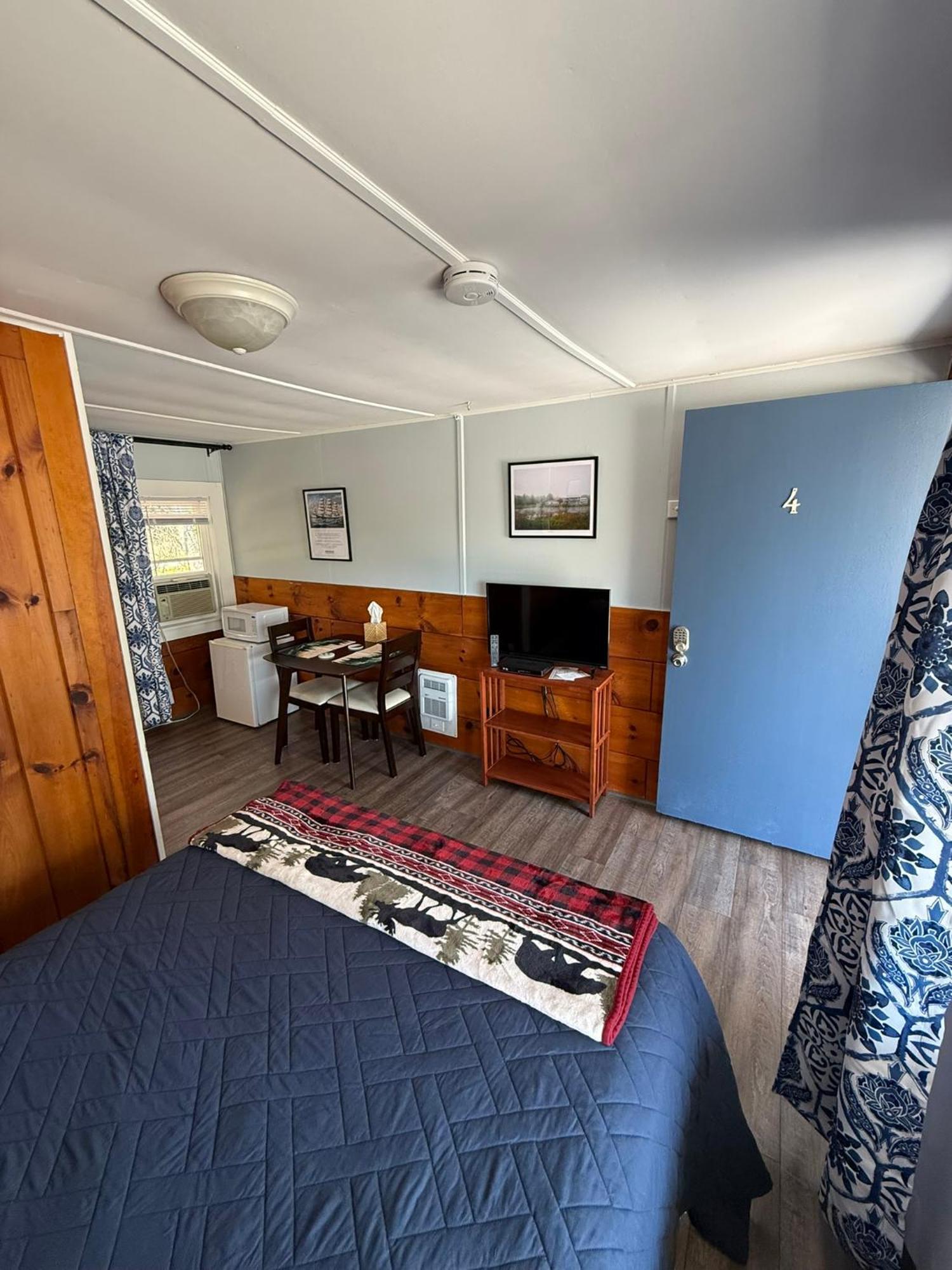 Yardarm Motel Searsport Екстериор снимка