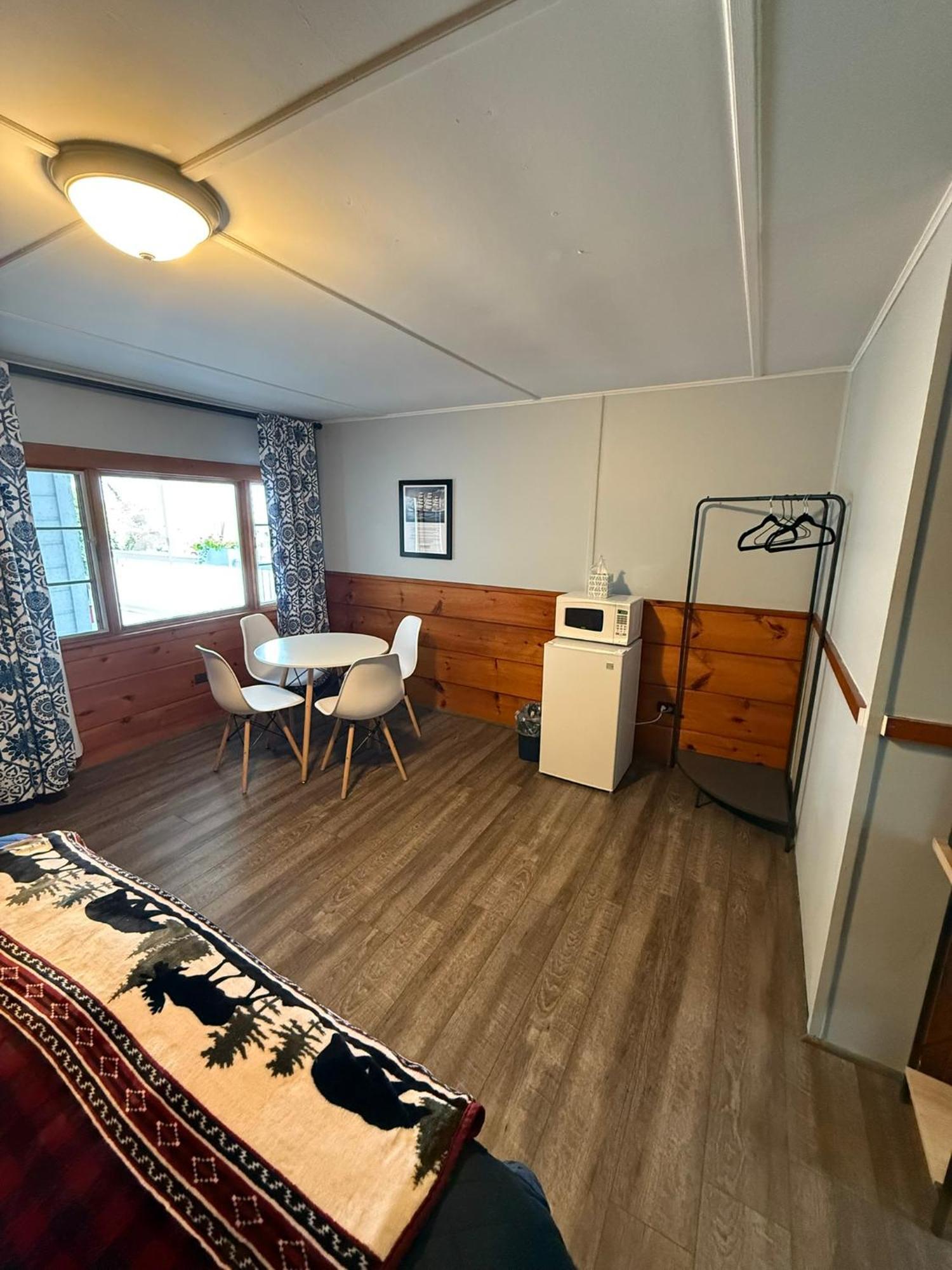 Yardarm Motel Searsport Екстериор снимка